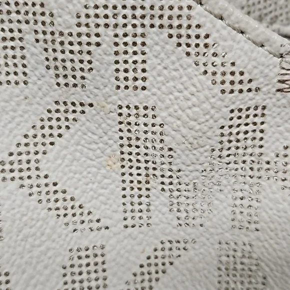 Michael Kors Pursue - Picture 7 of 11